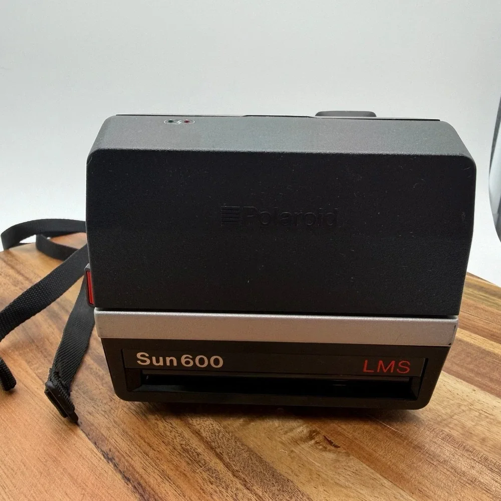 UNTESTED‎ Polaroid Sun 600 LMS Instant Film Camera Silver Black Vintage 0400